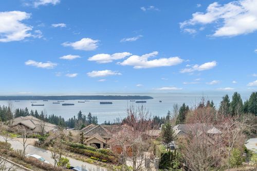 102-2575 Garden Crt, West Vancouver, BC, V7S0A2 | Card Image