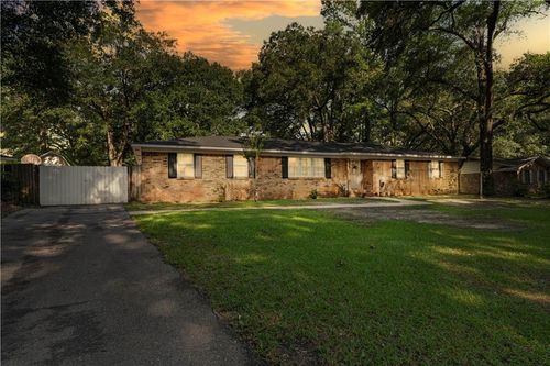 303 Camelot Dr, Saraland, AL, 36571-2001 | Card Image