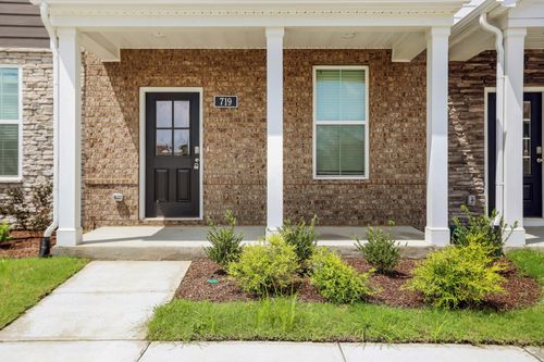 719 Ashbrook Dr, Lebanon, TN, 37087-4877 | Card Image