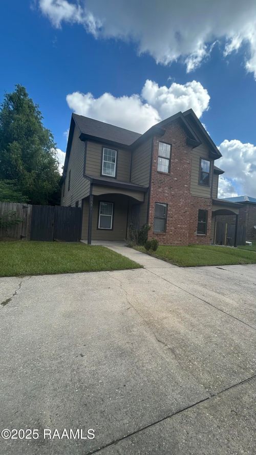 1651 Clear Lake Ave, Baton Rouge, LA, 70808-9021 | Card Image