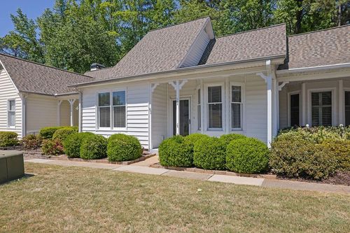 142 Victoria Way, Roswell, GA, 30075-2951 | Card Image