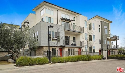 19517 Cardigan Dr, Northridge, CA, 91324-1675 | Card Image
