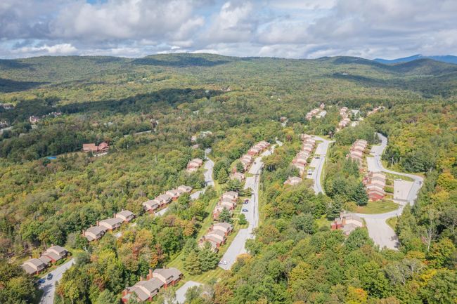 38 - 33D White Oaks Loop, Condo with 3 bedrooms, 3 bathrooms and null parking in West Dover VT | Image 27