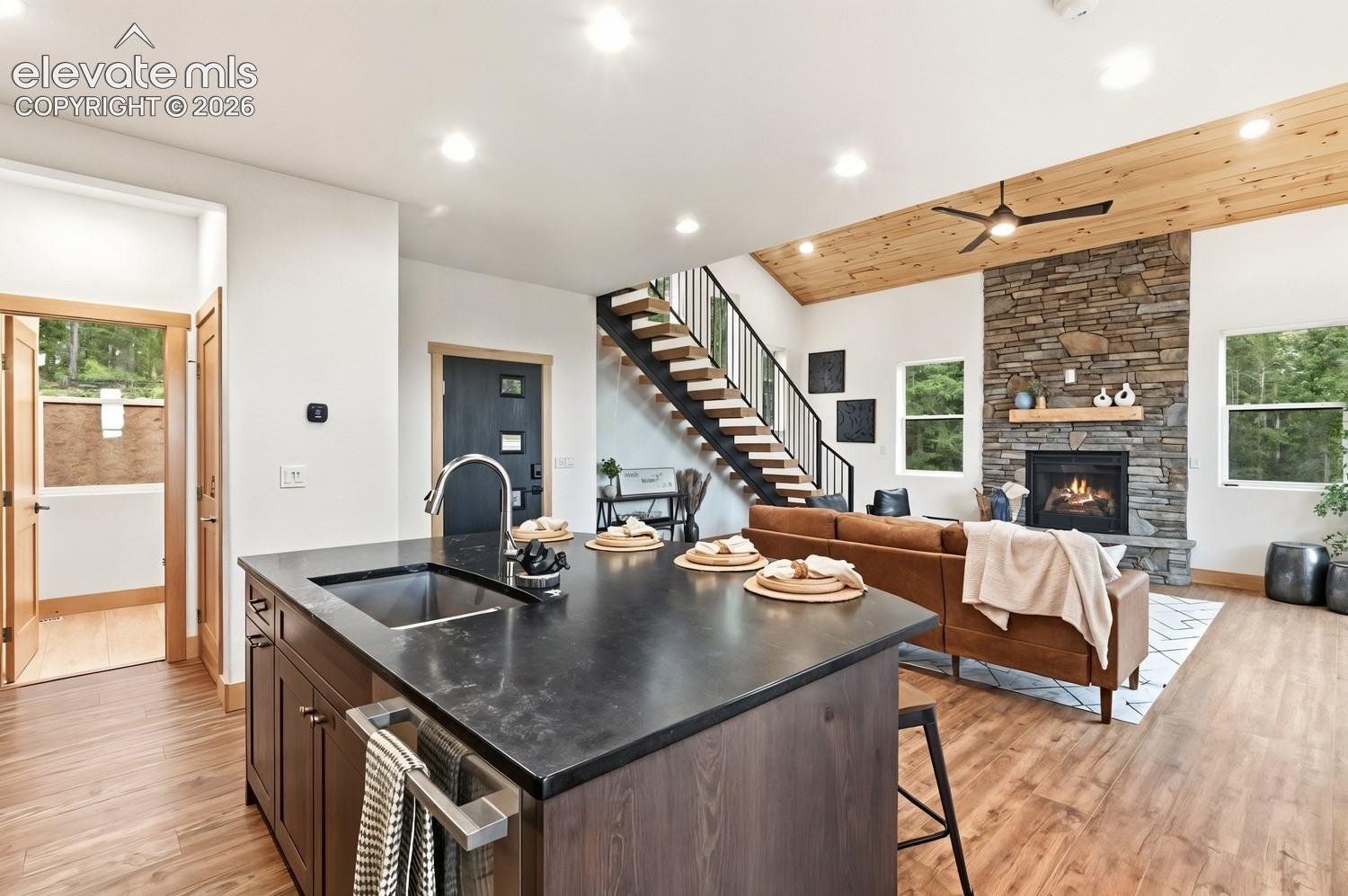 Residential in Divide