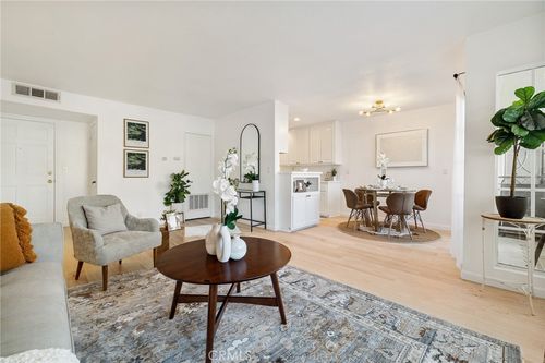 apt-106-4140 Warner Blvd, Burbank, CA, 91505-4157 | Card Image