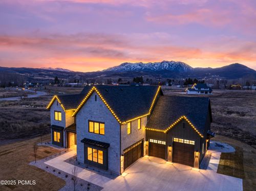 387 E 7900 Street, Huntsville, UT, 84317 | Card Image