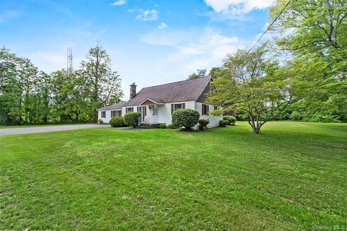 89 Brown Rd, East Fishkill, NY, 12533-5067 | Card Image