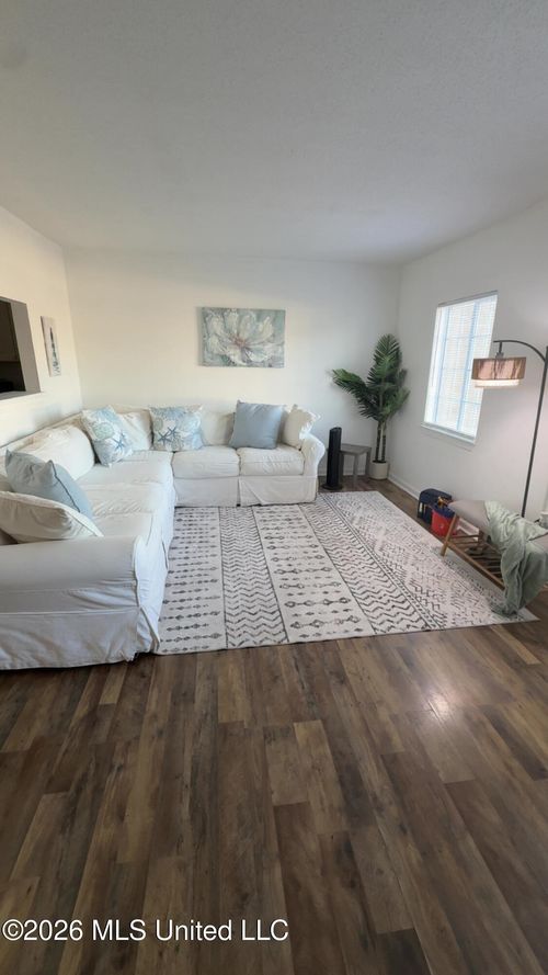 226-245 Mcdonnell Ave, Biloxi, MS, 39531-4240 | Card Image