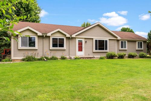 3298 Box Hill Road, Sun Prairie, WI, 53590 | Card Image
