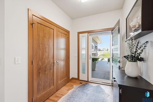 112 N Piper Dr Drive, Sioux Falls, SD, 57110 | Card Image