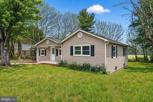 586 Eldon Yates Dr, STANLEY, VA, 22851-3921 | Card Image
