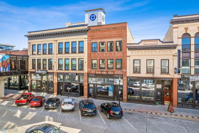 Bostad Condos on Broadway | Image 41
