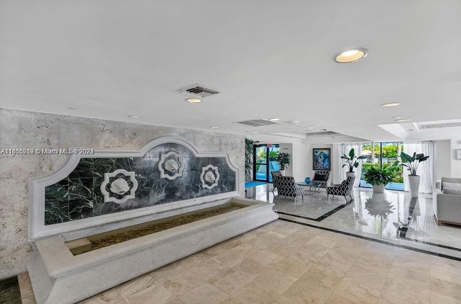 APT-810 - 2625 Collins Ave, Condo with 1 bedrooms, 2 bathrooms and null parking in Miami Beach FL | Image 32