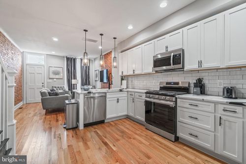 2225 E Chase St, BALTIMORE, MD, 21213-3406 | Card Image