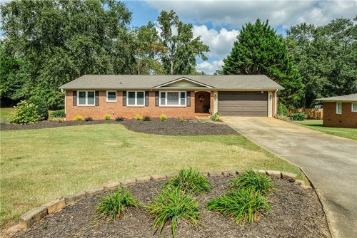 115 Pine Forest Dr, Easley, SC, 29642-2944 | Card Image