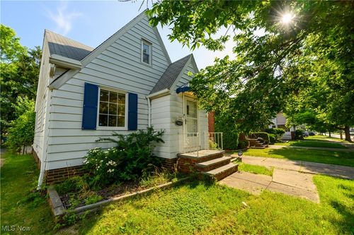 19005 Pawnee Ave, Cleveland, OH, 44119-1720 | Card Image