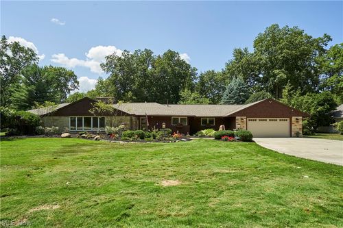 994 Worton Park Dr, Mayfield Village, OH, 44143-3346 | Card Image