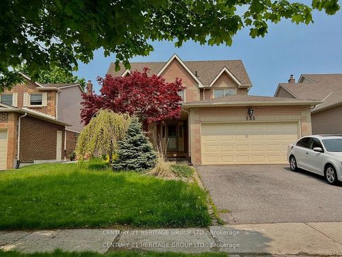 135 Glenway Cir, Newmarket, ON, L3Y7S3 | Card Image