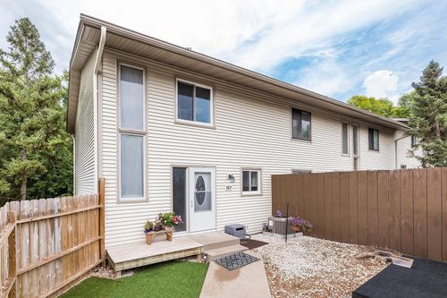 6631 Gretchen Ln N, Oakdale, MN, 55128-3134 | Card Image