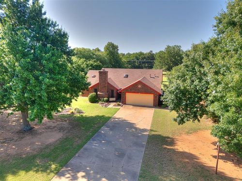 2201 Dena Drive, Guthrie, OK, 73044 | Card Image