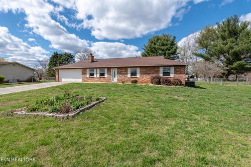 2021 Independence Dr, Maryville, TN, 37803-2670 | Card Image