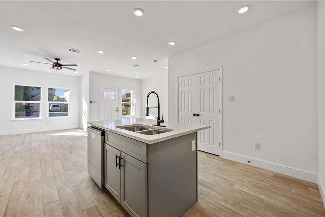 AB - 4139 Brinkley St, Home with 6 bedrooms, 4 bathrooms and null parking in Houston TX | Image 9
