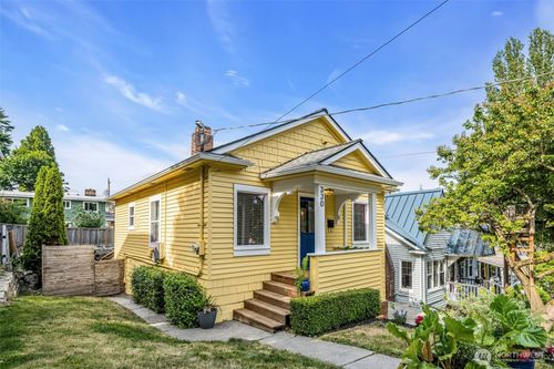 330 Ne 55th St, Seattle, WA, 98105-3736 | Card Image