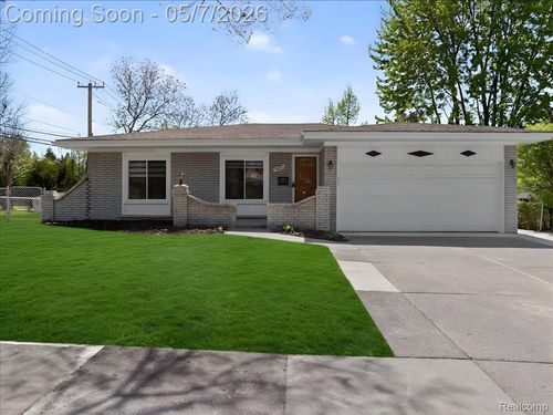 14650 Edshire Dr, Sterling Heights, MI, 48312-4416 | Card Image