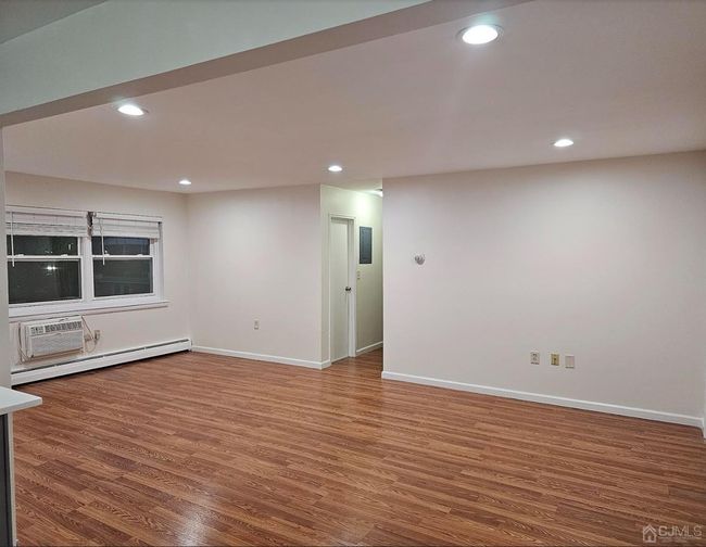 32 Woodedge Ave, Townhouse with 2 bedrooms, 1 bathrooms and null parking in Edison NJ | Image 5