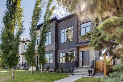 921 42 St Sw, Calgary, AB, T3C1Y9 | Card Image