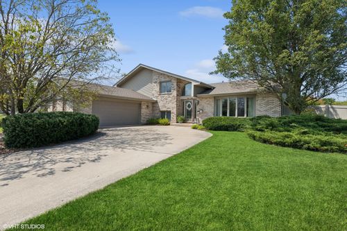10030 Lindsay Ln, Mokena, IL, 60448-7989 | Card Image
