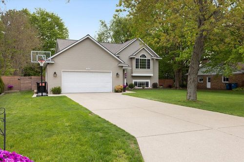 1802 Cedar Tree Dr, Jenison, MI, 49428-9470 | Card Image