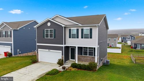 262 Aylesbury Ln, MARTINSBURG, WV, 25403-7745 | Card Image