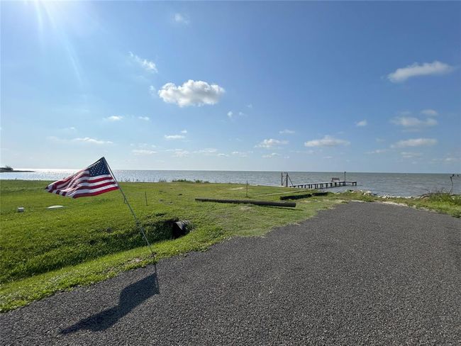 231 Bayshore Rd, House other with 2 bedrooms, 2 bathrooms and 2 parking in Anahuac TX | Image 12