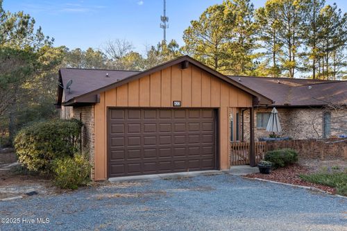 622 Redwood Dr, Southern Pines, NC, 28387-6161 | Card Image