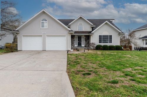 1506 E Highview Dr, Ozark, MO, 65721-9509 | Card Image