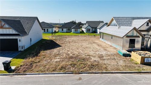 911 Magnolia St, Mission, TX, 78573-2851 | Card Image