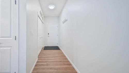 2209-33 Carringham Gate Nw, Calgary, AB, T3P2H6 | Card Image