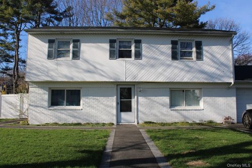 19 South Ln, Huntington, NY, 11743-4714 | Card Image