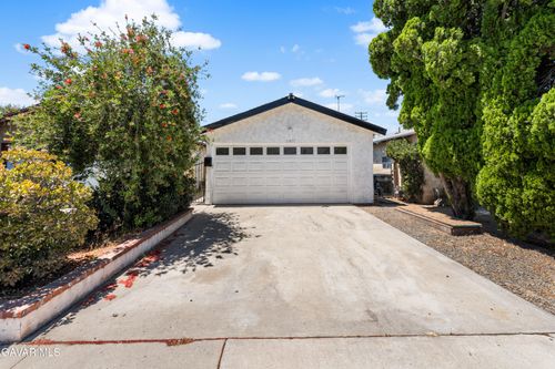 11477 Amboy Ave, San Fernando, CA, 91340-4160 | Card Image