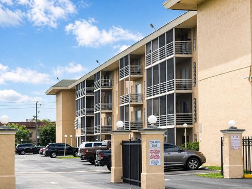 327-4848 Nw 24th Ct, Lauderdale Lakes, FL, 33313-3337 | Card Image