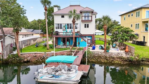 1424 Se 5th Ave, Crystal River, FL, 34429-4928 | Card Image