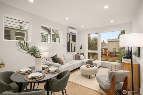 2105 Sw Genesee St, Seattle, WA, 98106-1255 | Card Image