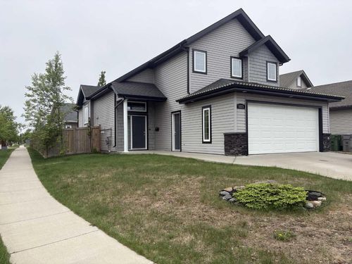 5221 15 St, Lloydminster, AB, T9V0Y2 | Card Image