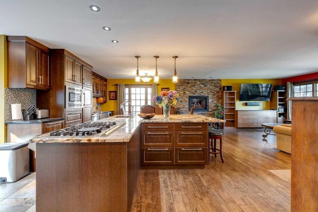 70 Mayfair Rd Sw, House detached with 3 bedrooms, 4 bathrooms and 3 parking in Calgary AB | Image 12