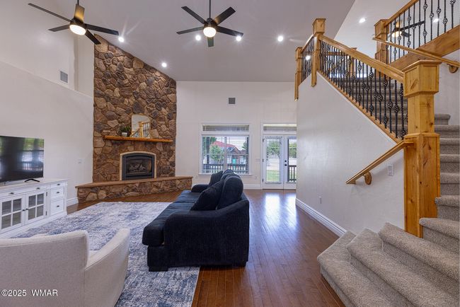 Vast Vaulted Ceilings | Image 20