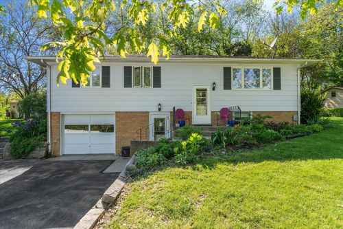 7016 131st St, Coal Valley, IL, 61240-9581 | Card Image