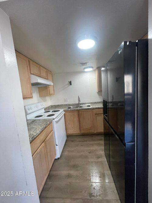 d-2666 N 43rd Ave, Phoenix, AZ, 85009-1024 | Card Image
