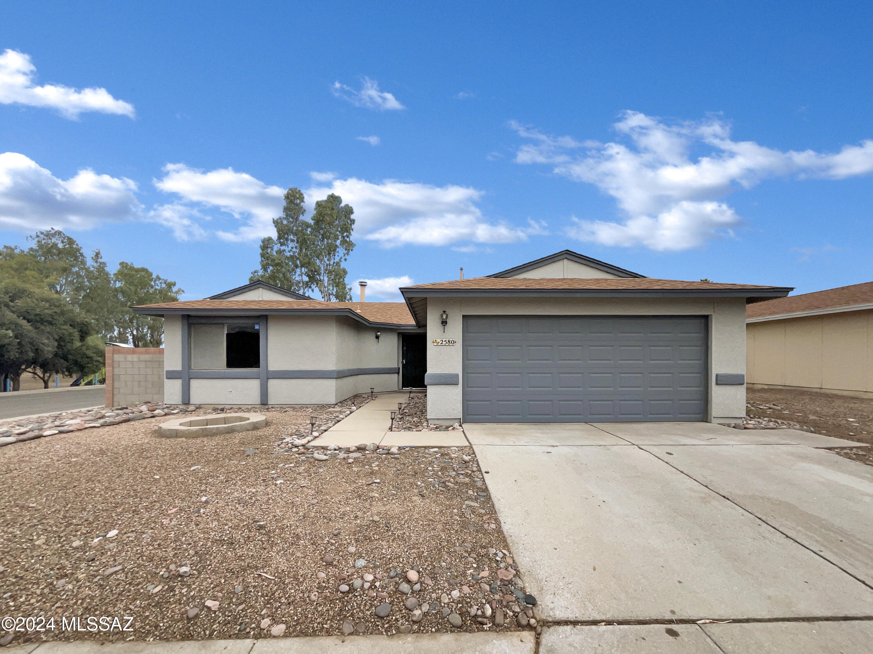 Falbrook Way, Tucson, AZ 85741