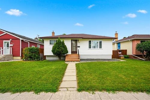 737 Prince Rupert Ave, Winnipeg, MB, R2K1W4 | Card Image